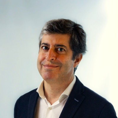 Fotografia de perfil de Carlos Sezões